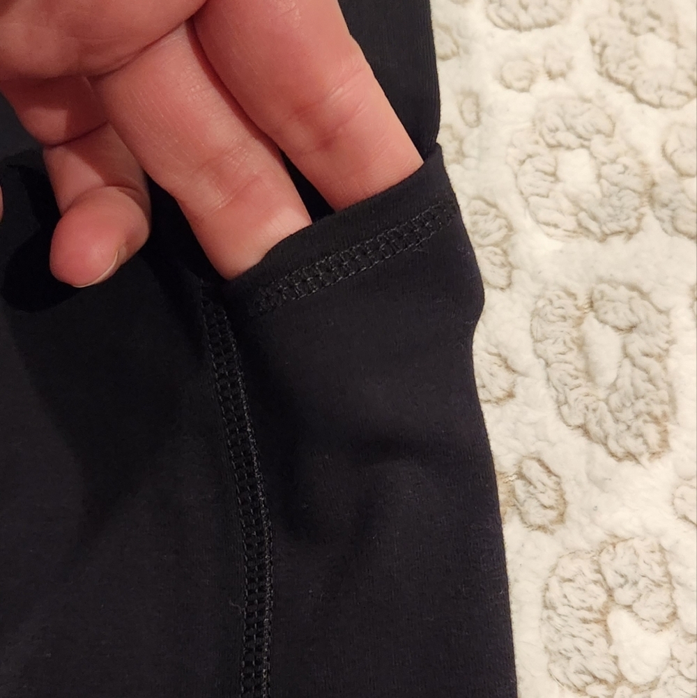 NWT Flirtitude Active 7/8 XL Leggings with pockets and red line design NWT - Picture 4 of 8